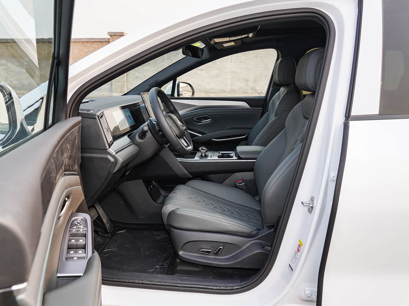 BYD Song L 2025 DM-i Smart Driving 160KM Superior Edition 16.58 BYD Song L 2025 DM-i Smart Driving 160KM Superior Edition 16.58