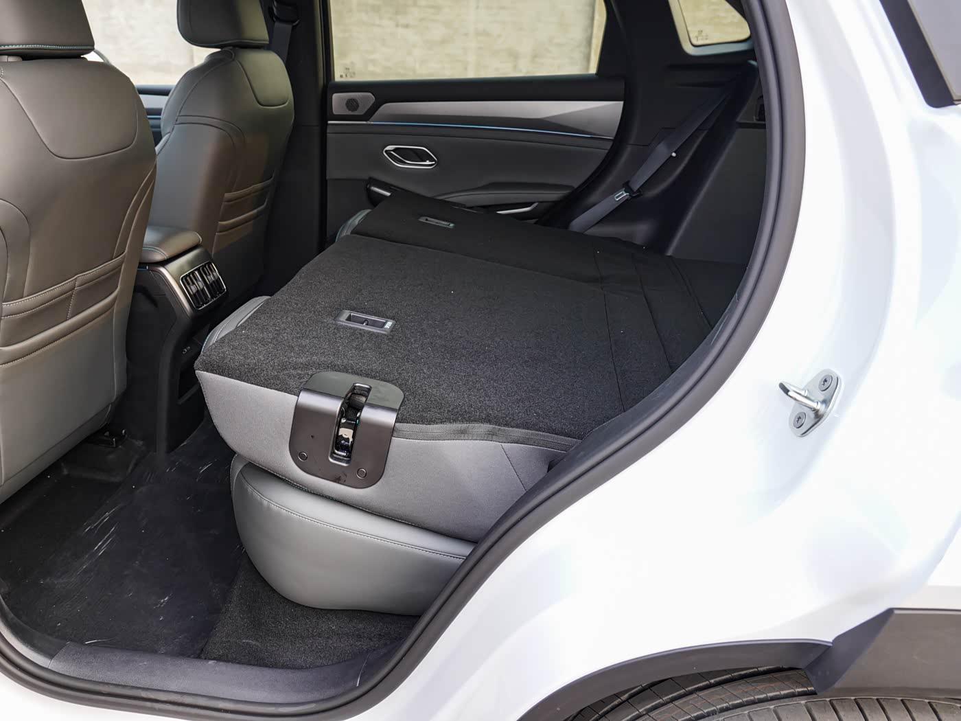 BYD Song L 2025 DM-i Smart Driving 160KM Superior Edition 16.58 BYD Song L 2025 DM-i Smart Driving 160KM Superior Edition 16.58