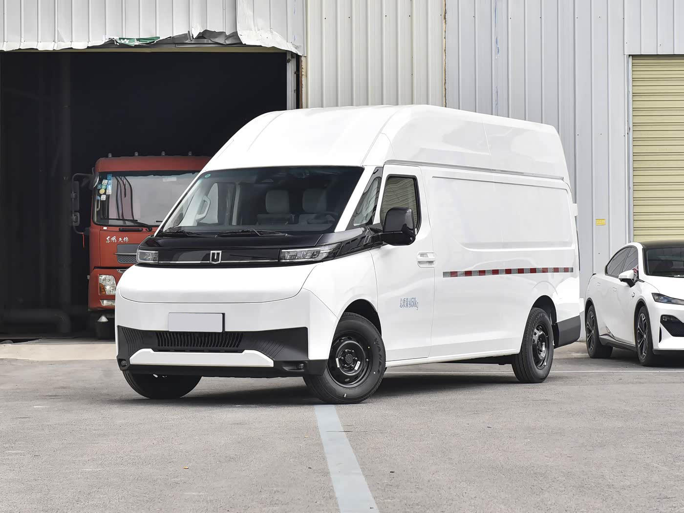 Farizon Super VAN 2026 3 seats 13,69 - 6 Farizon Super VAN 2026 3 seats 13,69 - 6