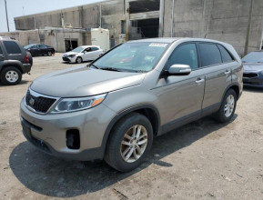 2015 KIA SORENTO LX - 7 