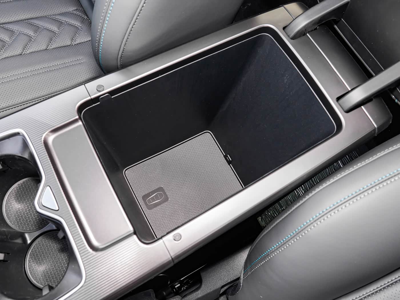 BYD Song L 2025 DM-i Smart Driving 160KM Superior Edition 16.58 BYD Song L 2025 DM-i Smart Driving 160KM Superior Edition 16.58