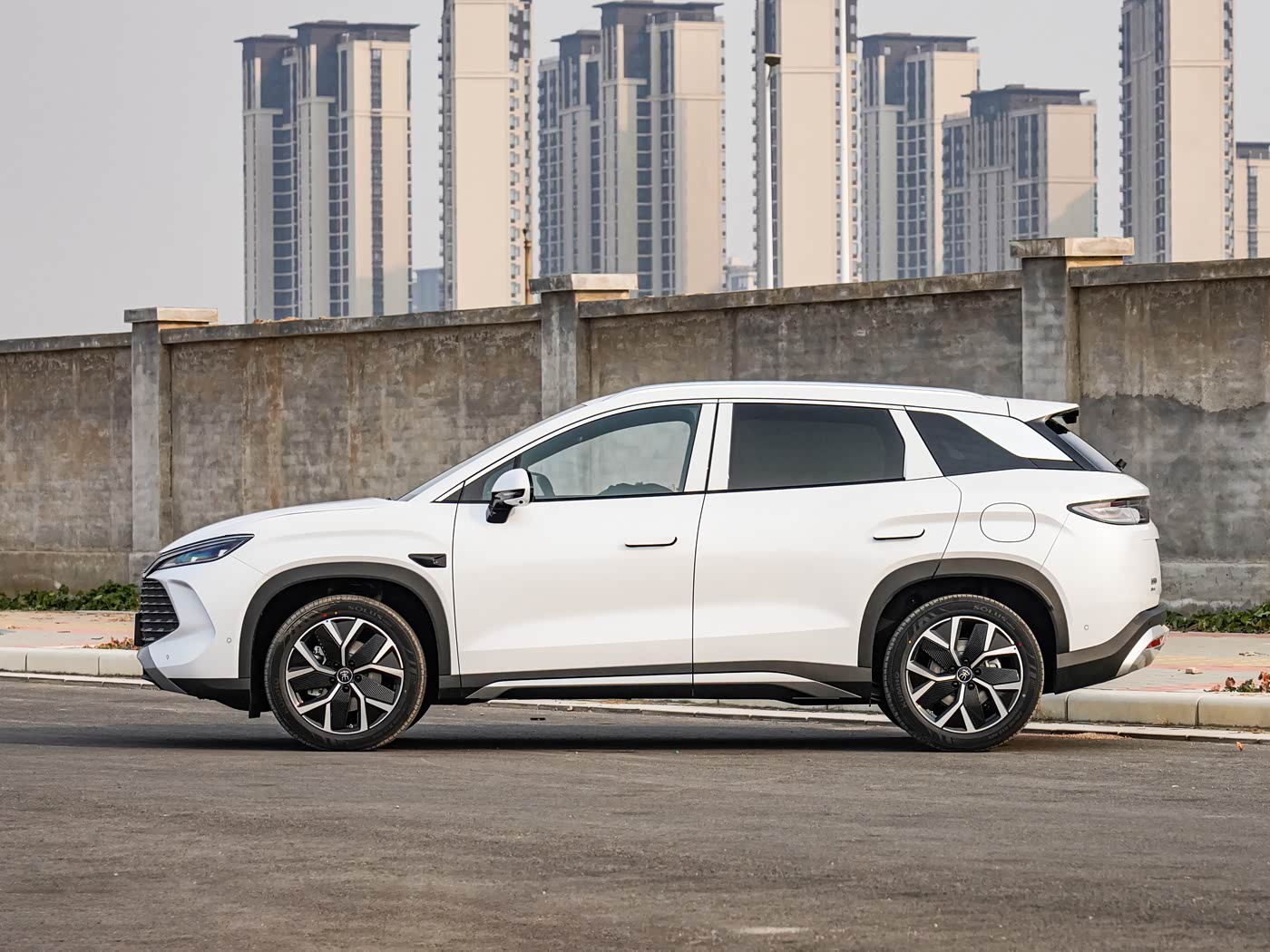 BYD Song L 2025 DM-i Smart Driving 160KM Superior Edition 16.58 BYD Song L 2025 DM-i Smart Driving 160KM Superior Edition 16.58