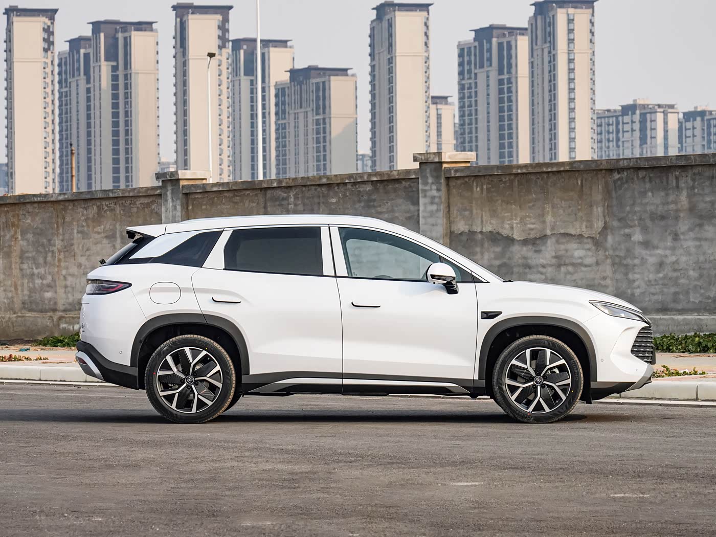 BYD Song L 2025 DM-i Smart Driving 160KM Superior Edition 16.58 BYD Song L 2025 DM-i Smart Driving 160KM Superior Edition 16.58