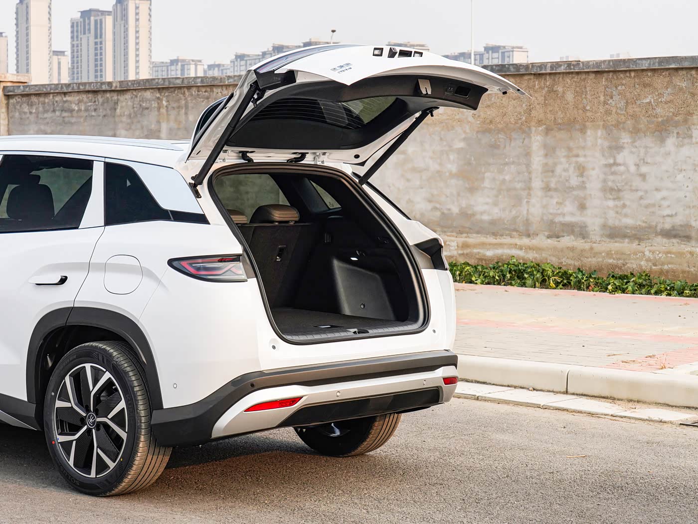BYD Song L 2025 DM-i Smart Driving 160KM Superior Edition 16.58 BYD Song L 2025 DM-i Smart Driving 160KM Superior Edition 16.58