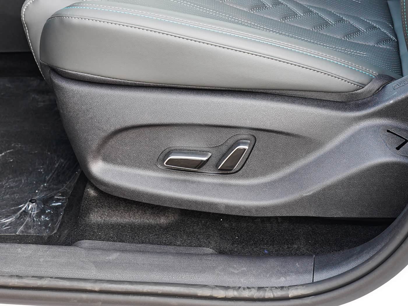 BYD Song L 2025 DM-i Smart Driving 160KM Superior Edition 16.58 BYD Song L 2025 DM-i Smart Driving 160KM Superior Edition 16.58