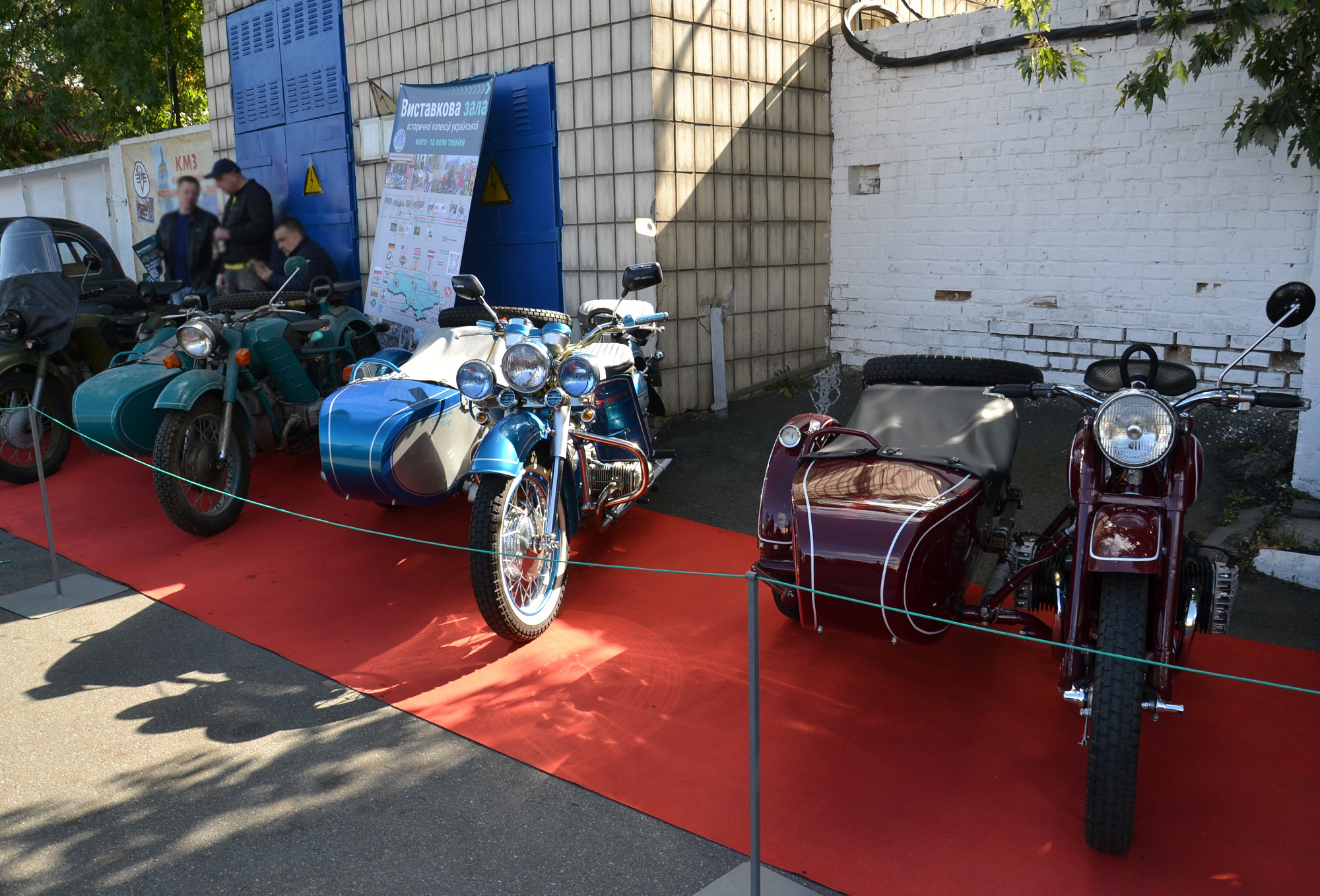 A ZAZ sports car and rare Mercedes: the best retro cars at the Old Car Land 2025 festival in Kyiv