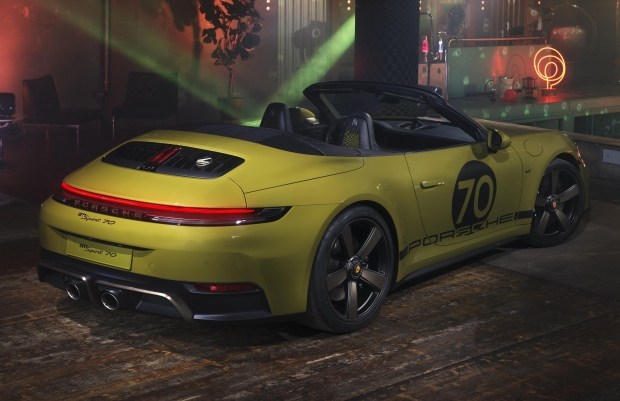 The new Porsche 911 Spirit 70 unveiled: a hybrid engine, vintage style and a limited run