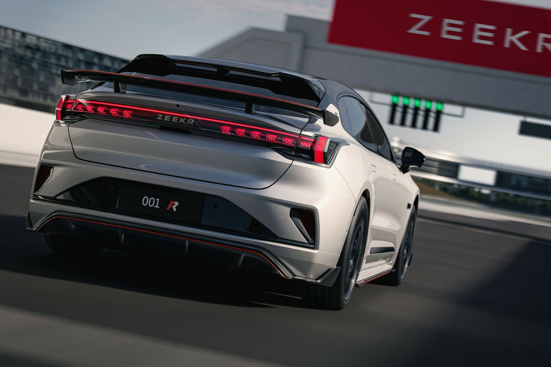 Zeekr is preparing the 001 FR electric sports car with a record 2,000 hp