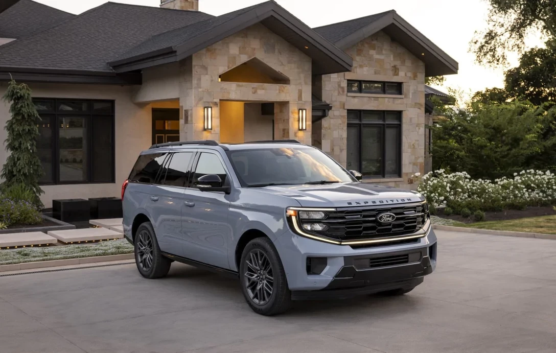 Потужний позашляховик Ford Expedition 2025: вражаючий дизайн і просунуті технології (Фото)