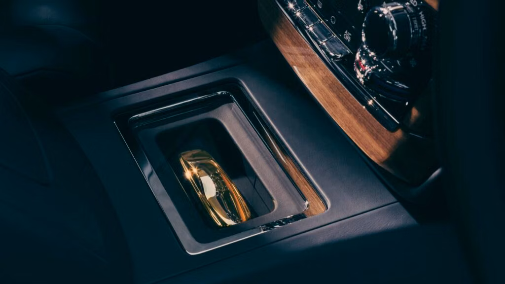 Rolls-Royce Phantom Goldfinger: три роки розробки і золотий злиток в інтер'єрі