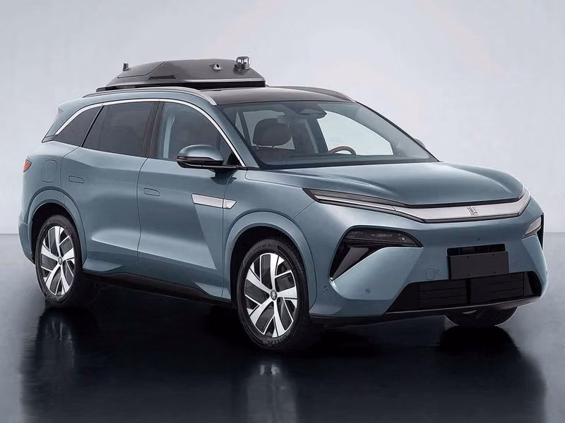 BYD Tang L 2024: a new 1,100-hp electric crossover — 400 km of charge in 5 minutes