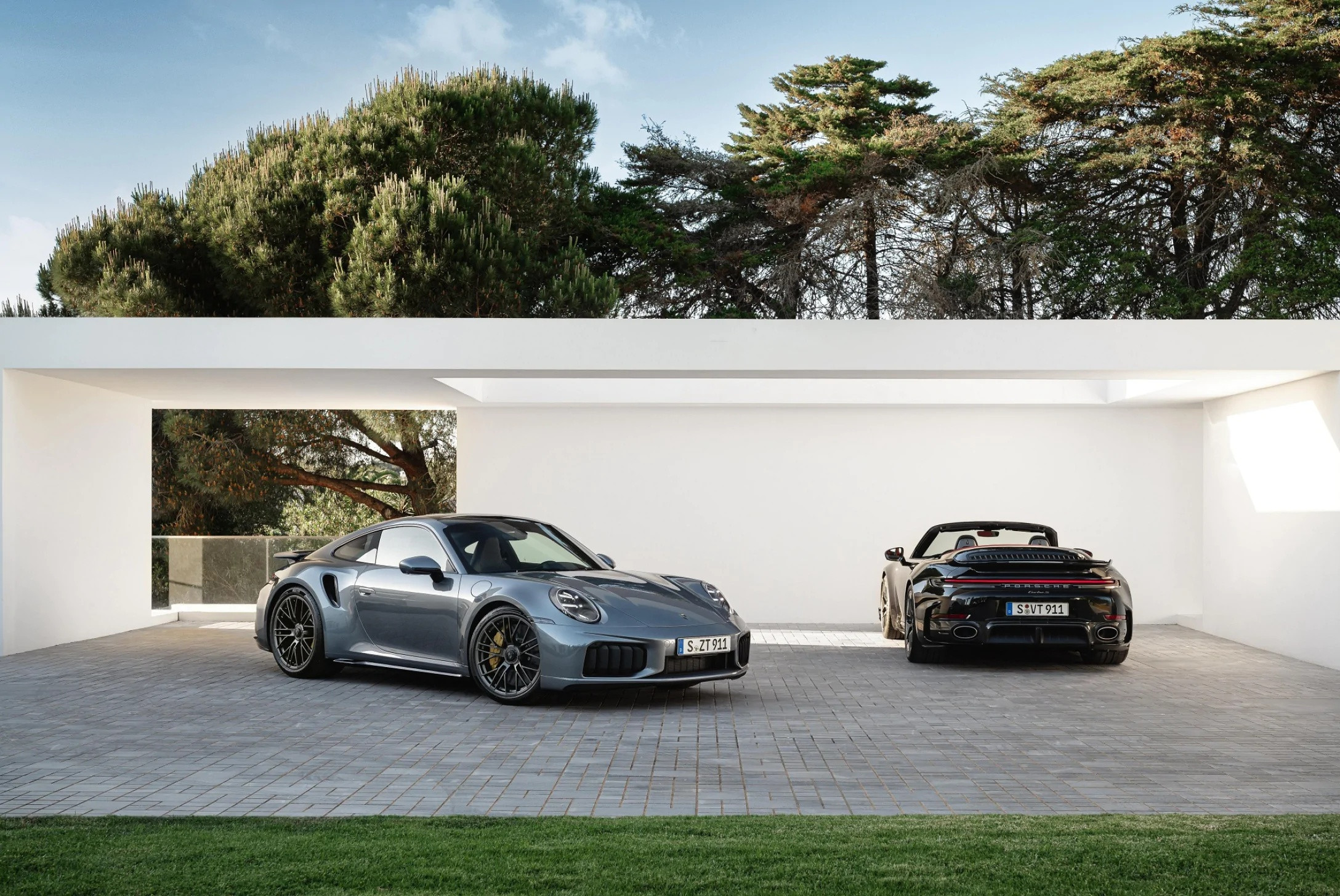 The most powerful Porsche 911 in history: the hybrid Turbo S with 711 hp and 0–100 in 2.5 seconds