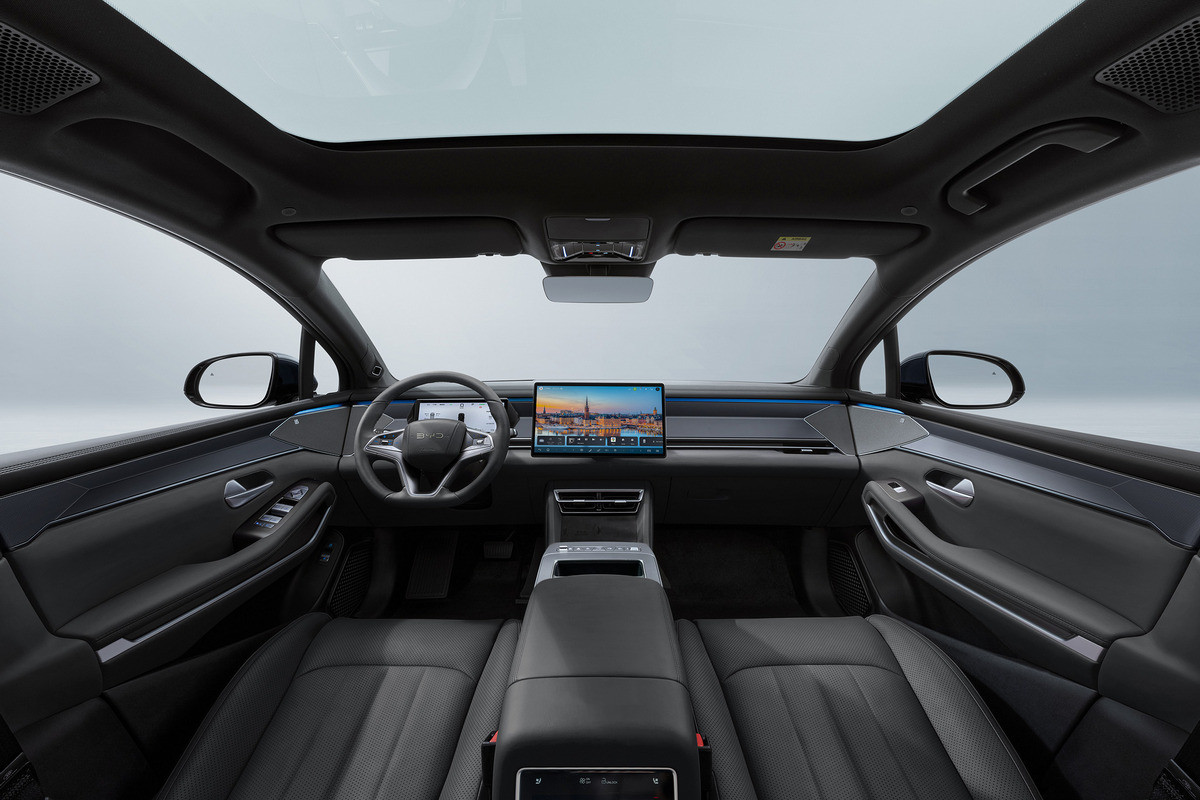 BYD выходит на мировой рынок с новым флагманом Tang L: запас хода — более 1000 км (фото, характеристики)