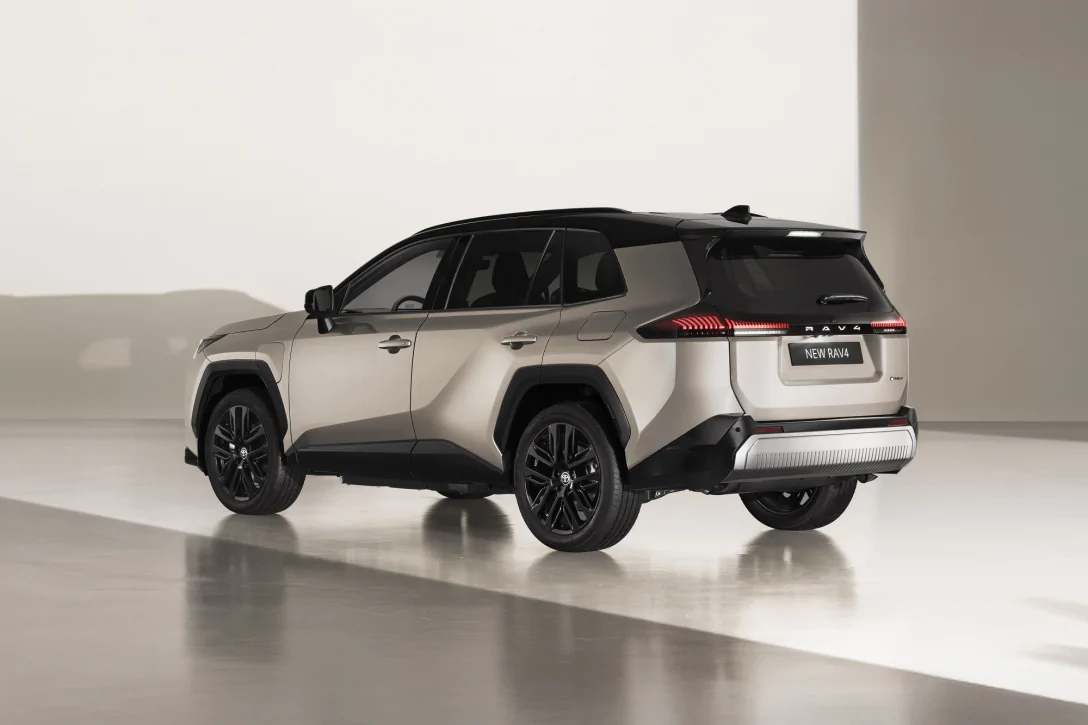 2026 Toyota RAV4: an updated design, up to 320 hp and 100 km on electric power