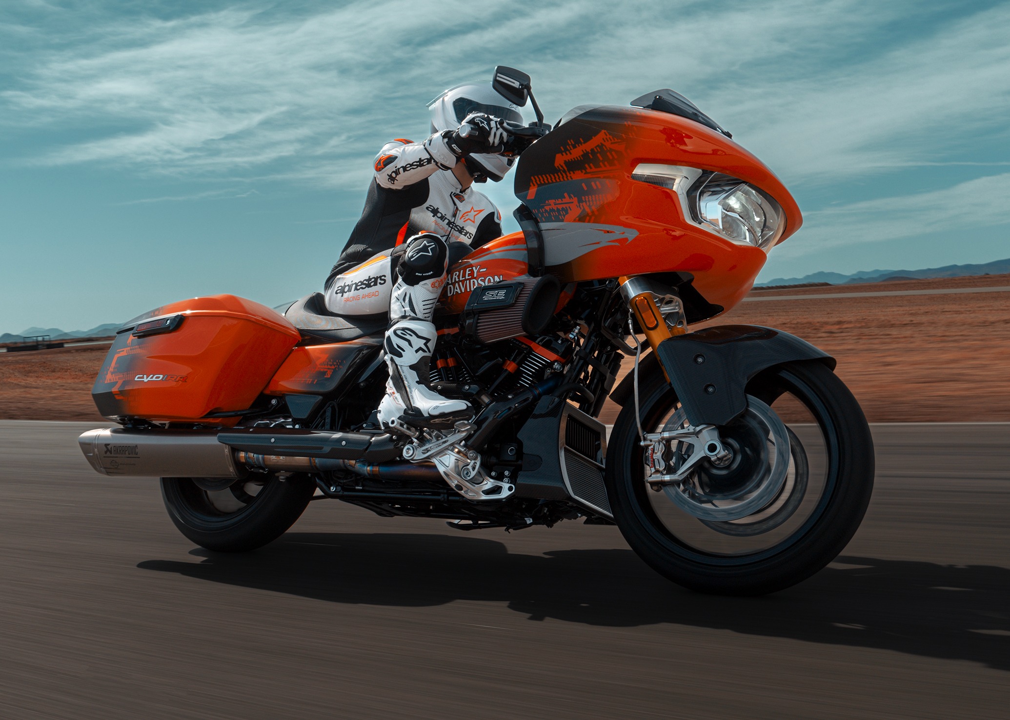 Harley-Davidson CVO Road Glide RR, мотоцикл Harley-Davidson, Harley-Davidson CVO