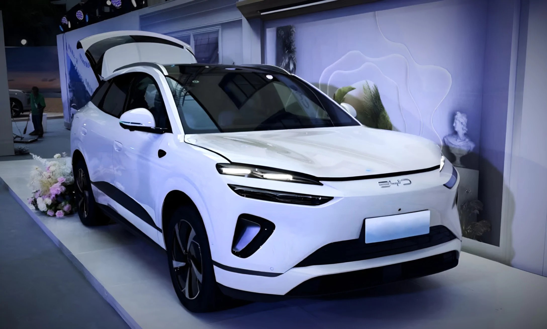 BYD Sealion 06: a new crossover with a range of up to 1,670 km at a Duster price