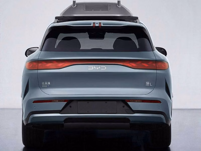 BYD Tang L 2024: a new 1,100-hp electric crossover — 400 km of charge in 5 minutes