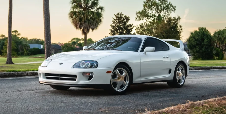 A Toyota Supra A80 at a Lamborghini price: what earned a record $242,000 at auction?
