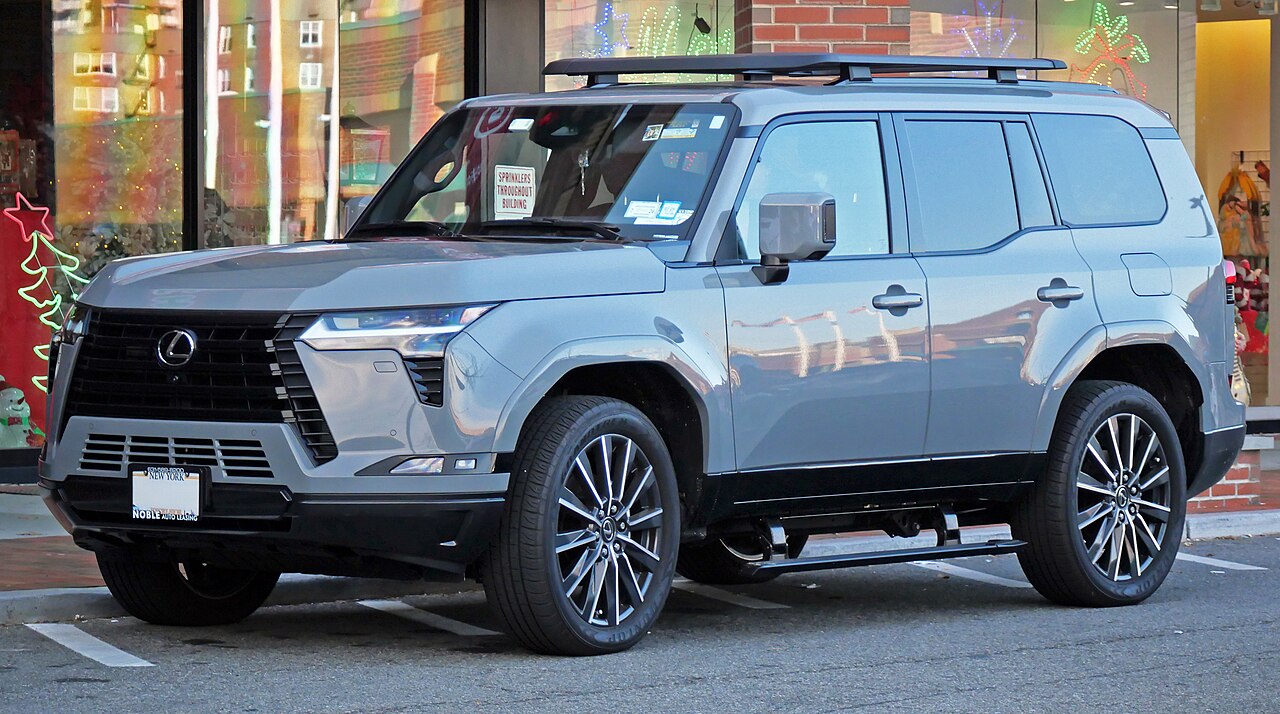 The most reliable family SUVs that last over 15 years have been named: a ranking of the best models of 2025