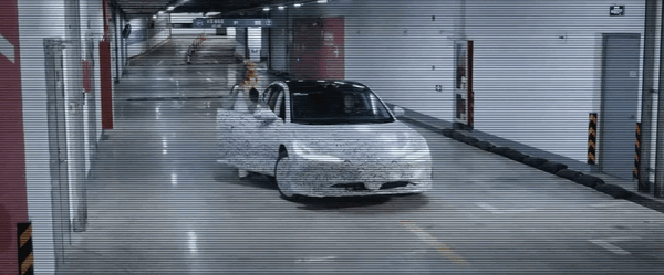 Технологія паркування на узбіччі від IM Motors вражає уяву та демонструє передове цифрове шасі