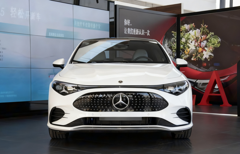 Mercedes-Benz has unveiled the new CLA EV in China: a longer wheelbase and a range of up to 866 km