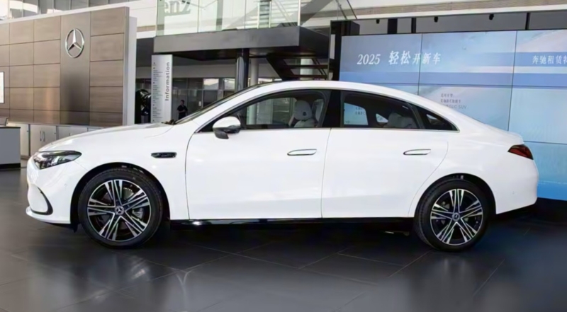 Mercedes-Benz has unveiled the new CLA EV in China: a longer wheelbase and a range of up to 866 km