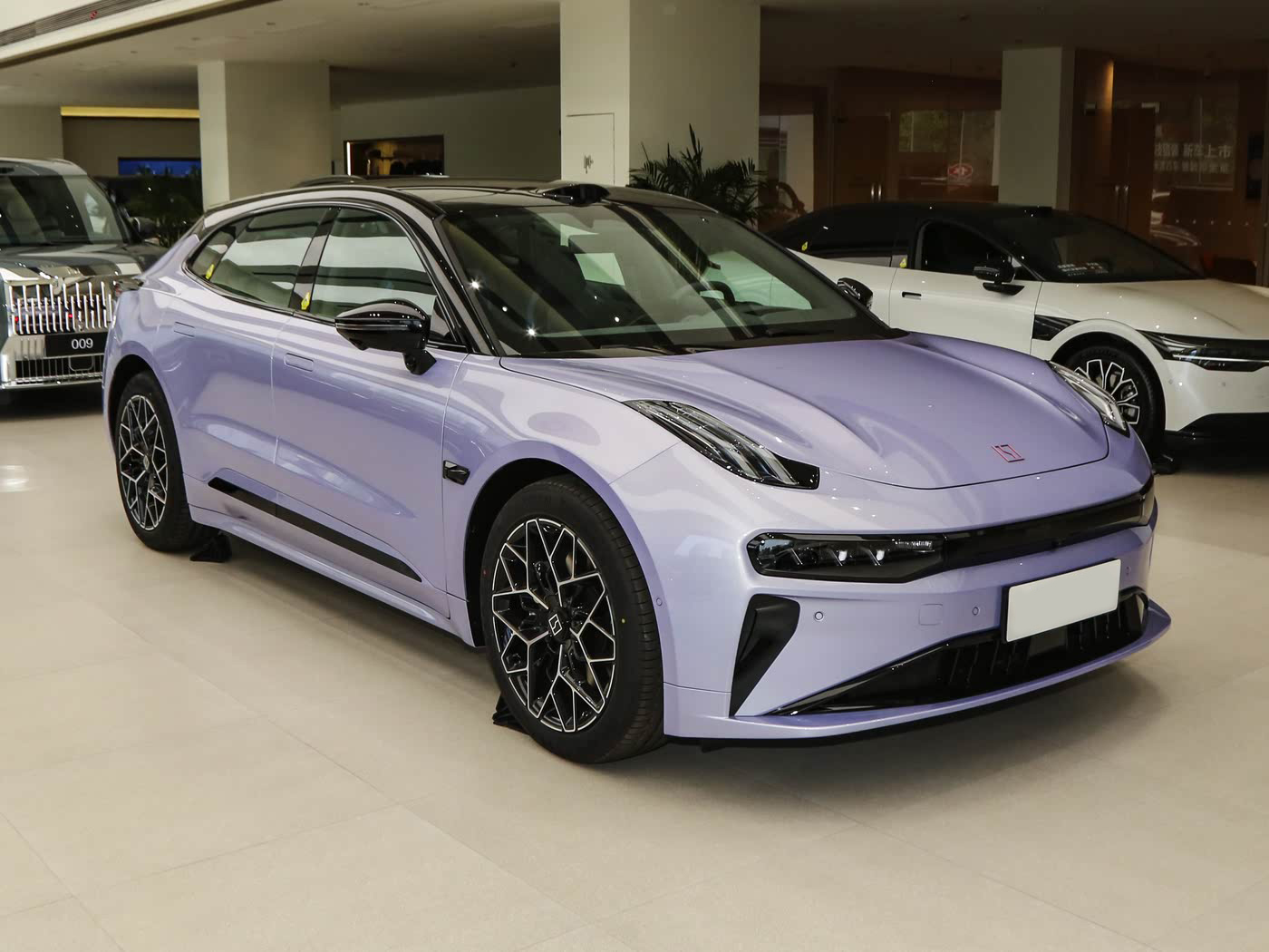 Record growth in electric-car sales in Ukraine: popular models and fresh statistics for April 2025