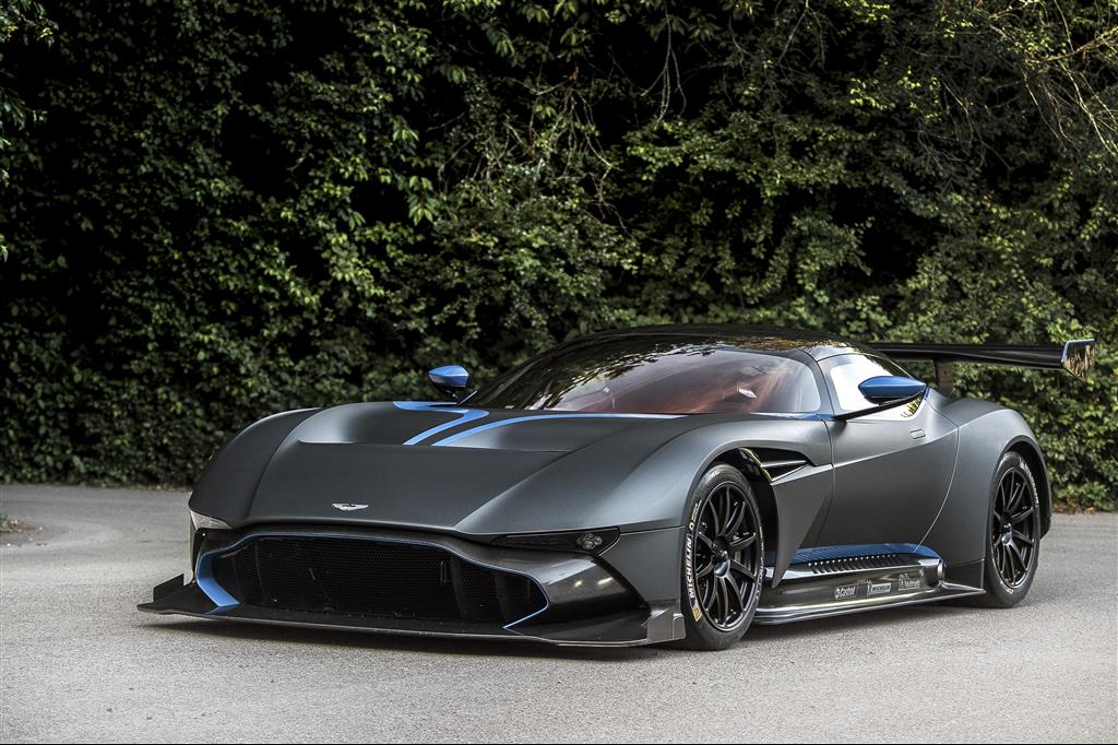 Понад 50 елітних автомобілів, таких як Ferrari, Maserati та Aston Martin, було зареєстровано в Україні з початку цього року.