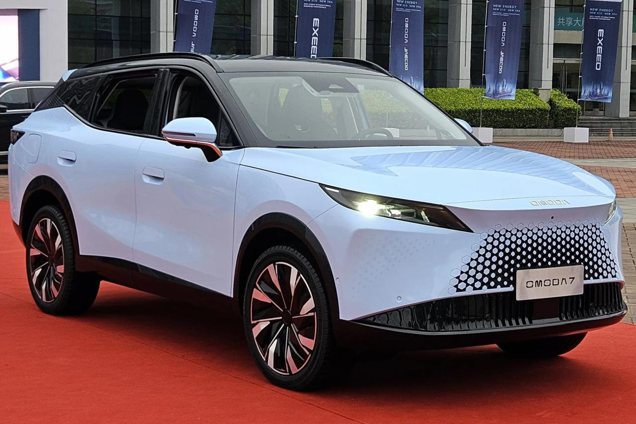 They look like a Range Rover but cost far less: the top 5 Chinese super-hybrids