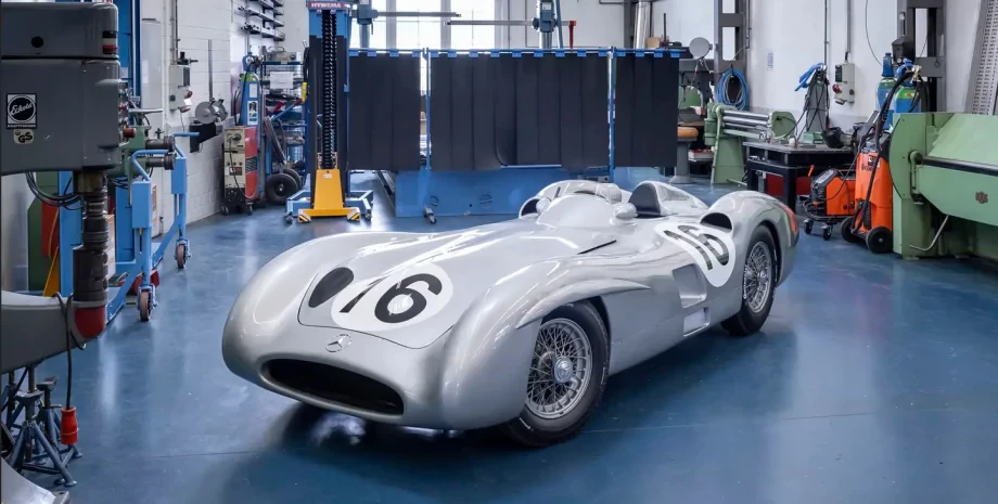 Справжній ексклюзив: раритетний Mercedes 1954 року пішов з молотка за $54 мільйони