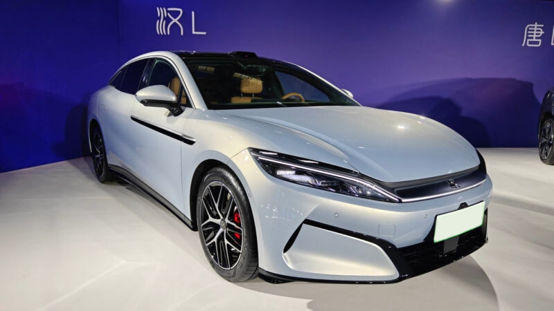BYD Han L EV: an electric sedan that charges in 5 minutes with a 700 km range