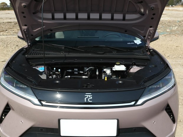 BYD Yuan UP — the most affordable electric crossover of 2025 with a 300 km range