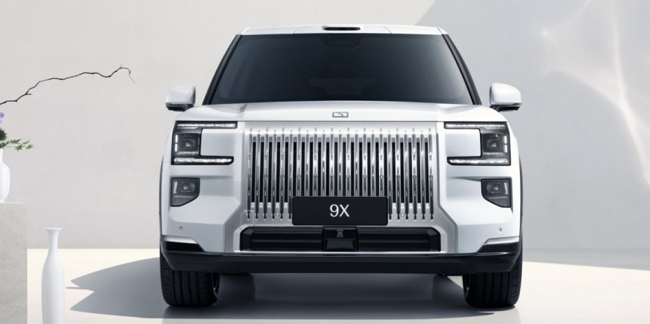The flagship hybrid Zeekr 9X debuts in July: a 380 km range and up to 870 hp