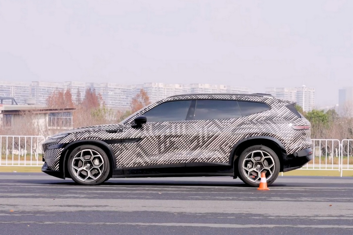 Volkswagen ID.UNYX 08: a flagship electric crossover with a range of up to 730 km