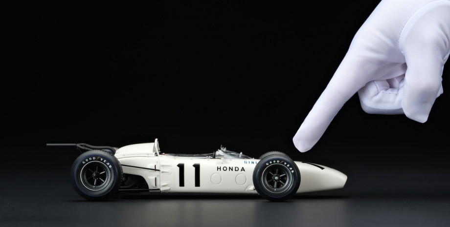 Honda RA272 scale model