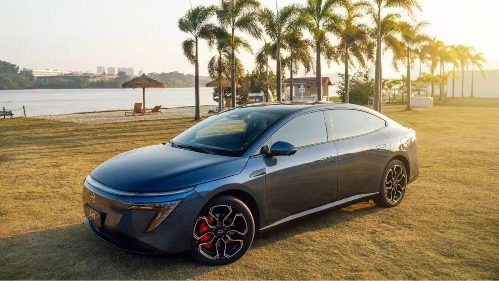 Nissan повертається: представлено електричний седан N7 для китайського ринку