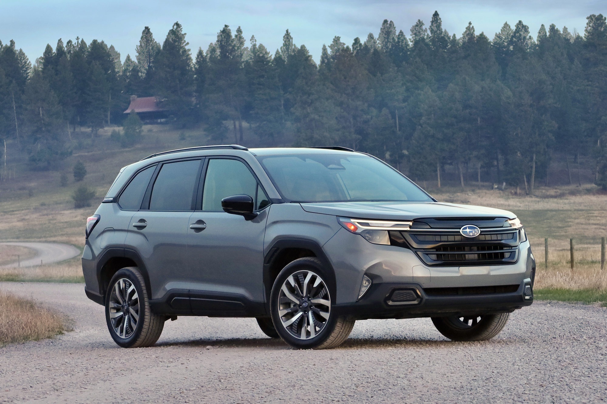 Japan has named the best cars of the year: hybrids and electric cars retained the lead