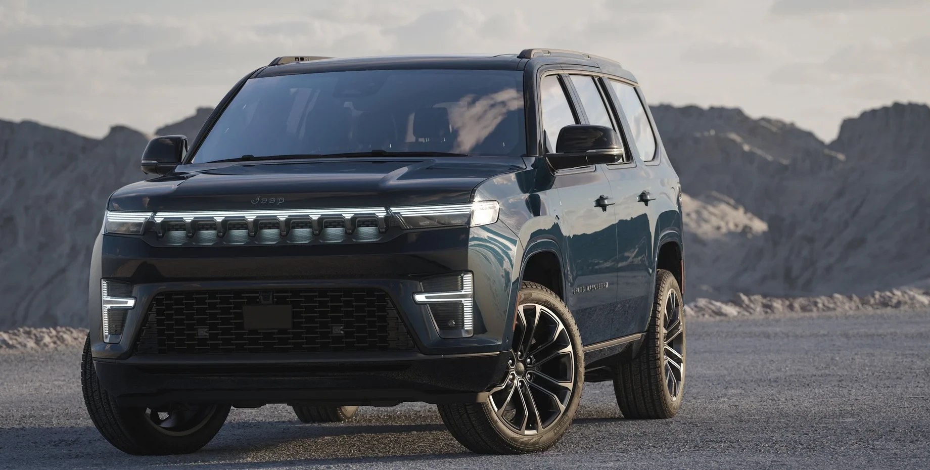 Jeep has unveiled the flagship electrified Grand Wagoneer 2026 SUV with an 800 km range (photos)