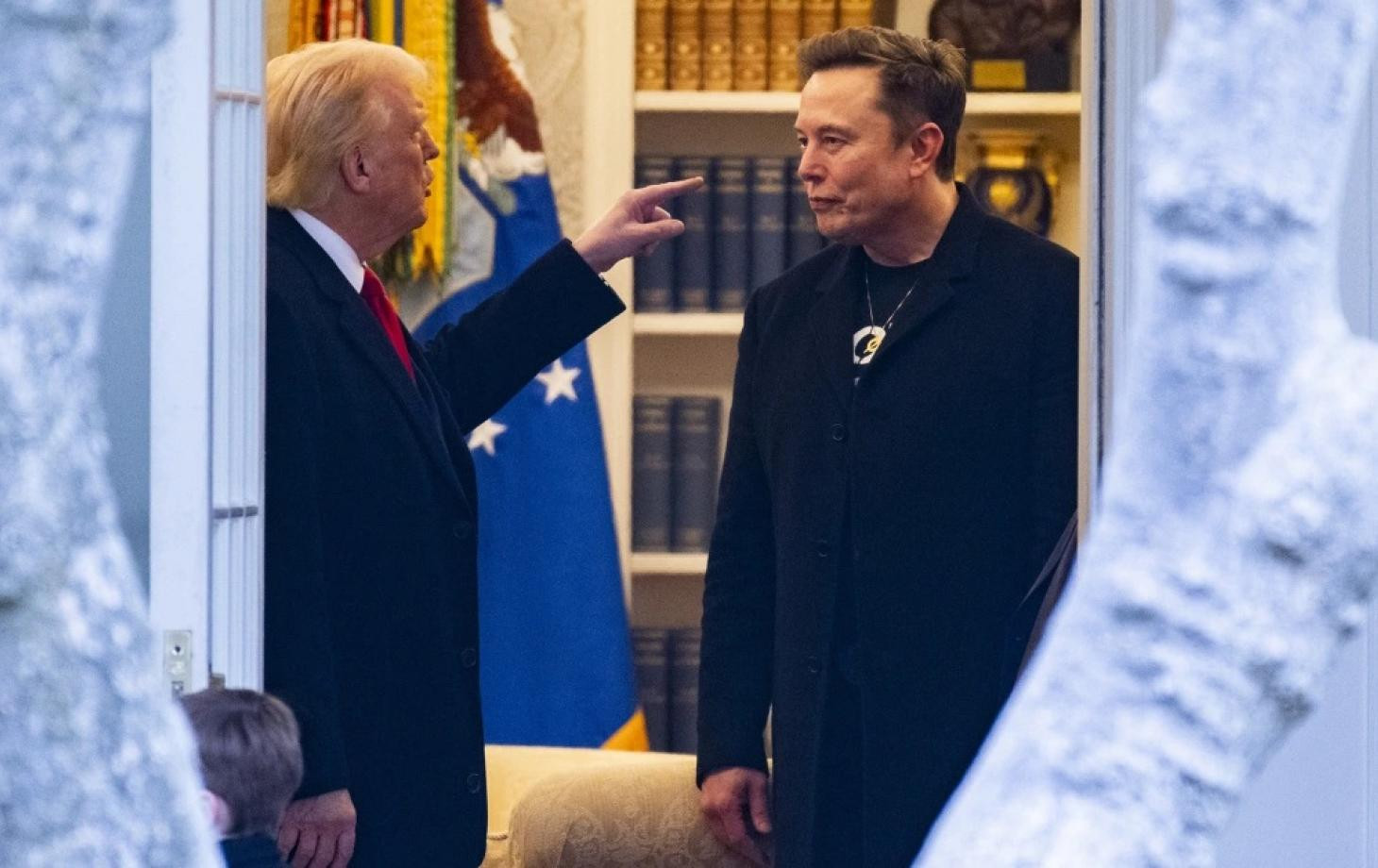 Trump lashes out at Musk for criticizing the budget and reminds him of his dependence on subsidies