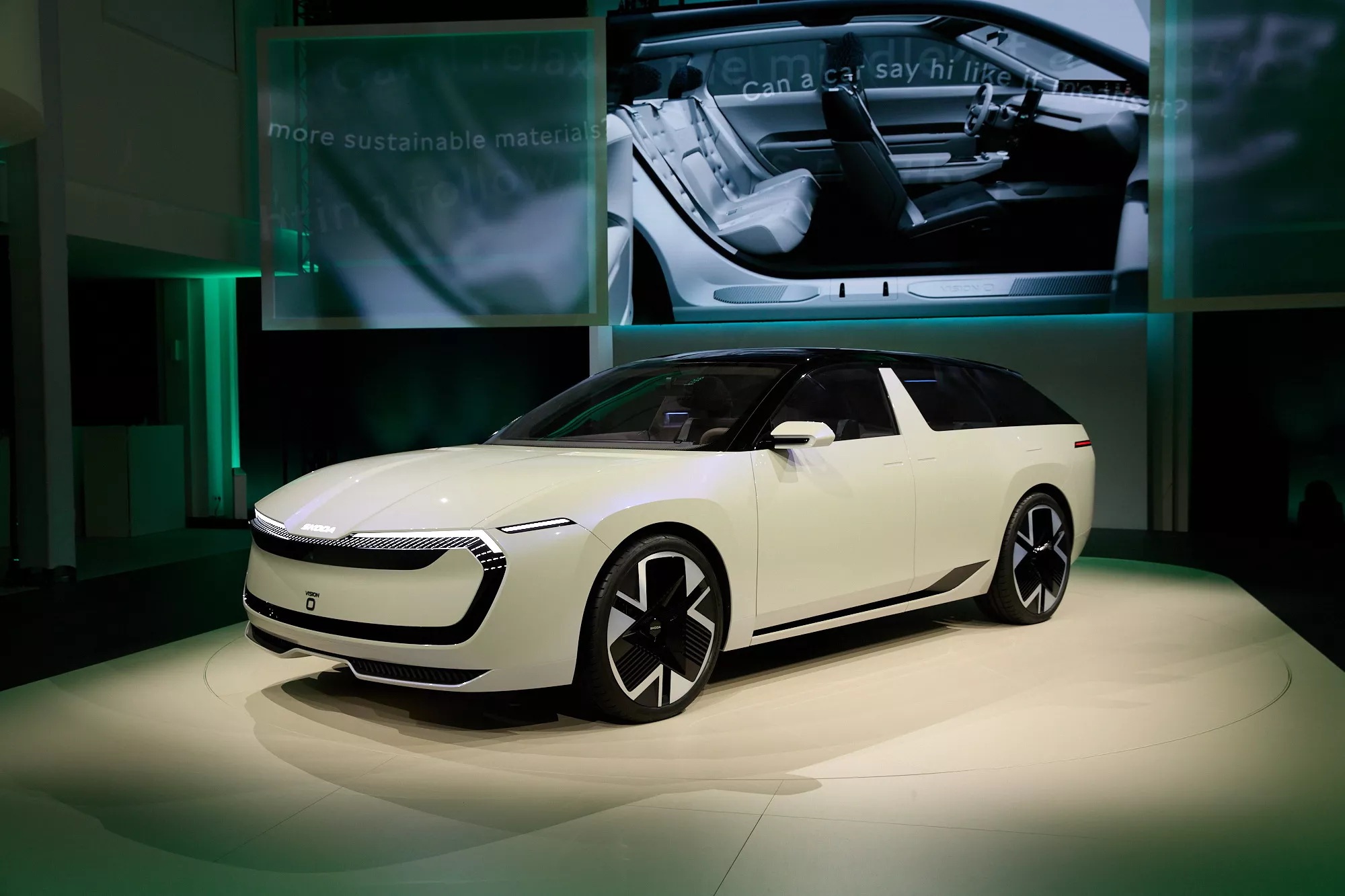 The new Mercedes GLC, the electric Skoda Octavia and the Porsche 911 Turbo S: the main premieres of the 2025 Munich auto show