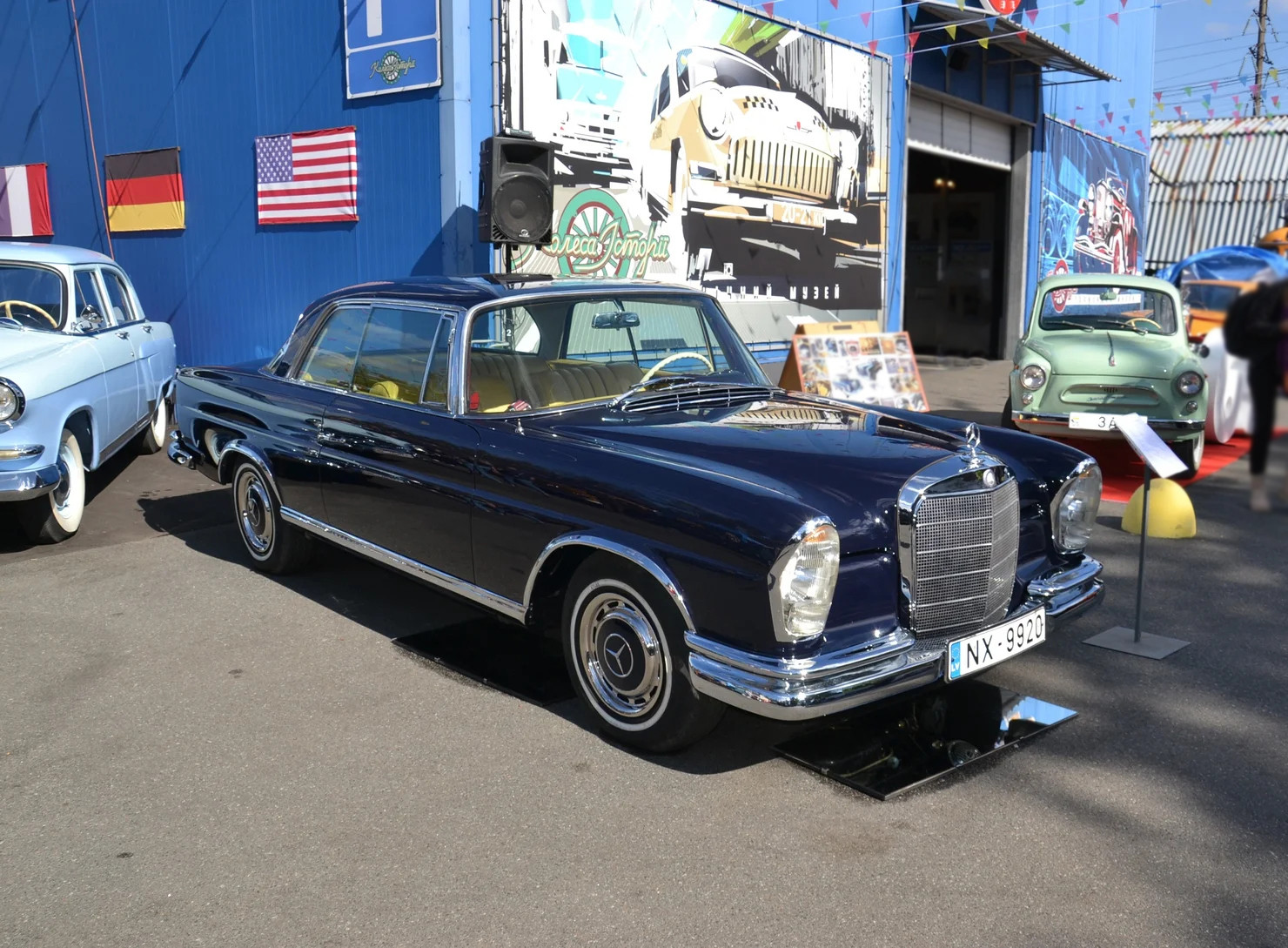 A ZAZ sports car and rare Mercedes: the best retro cars at the Old Car Land 2025 festival in Kyiv