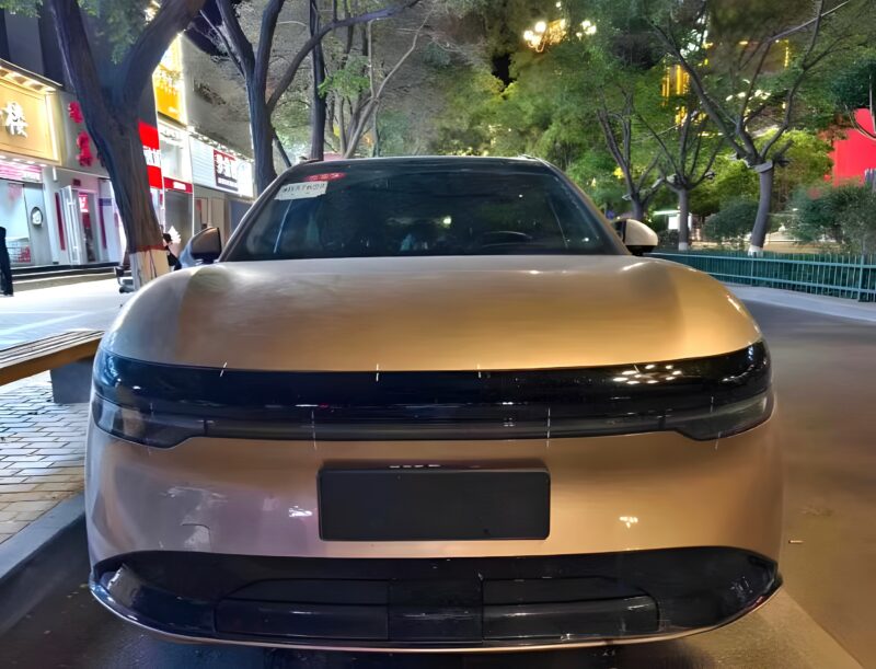 Geely Zeekr 7X замечен на улице перед запуском в продажу