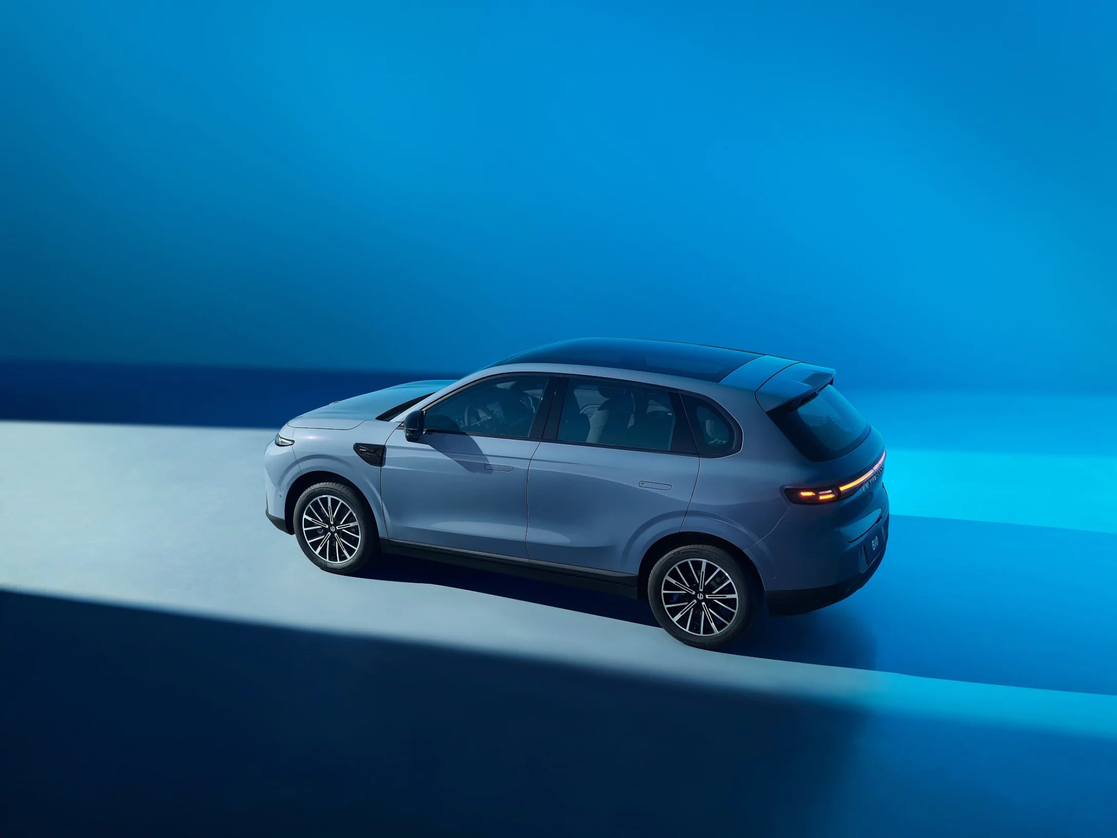 A new €30,000 electric crossover from Stellantis is coming to Ukraine — one of the most affordable in Europe