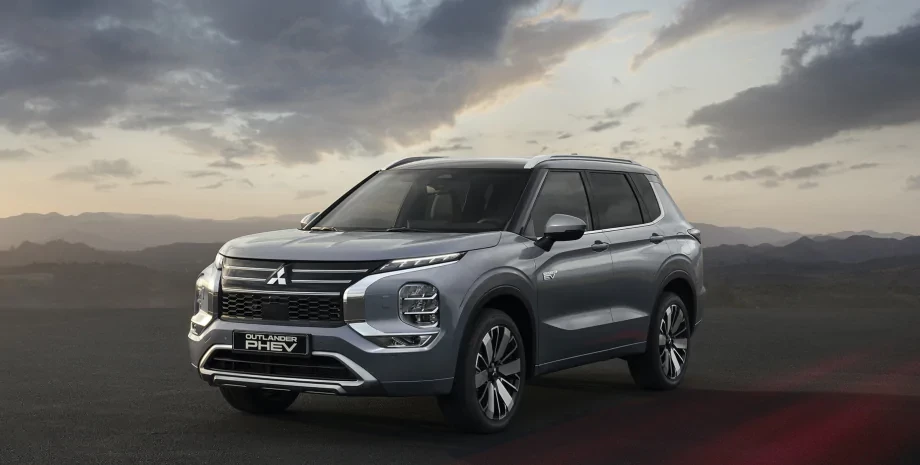 Економічний і потужний: Mitsubishi представила 302-сильний гібрид Outlander із витратою 0,8 л на 100 км