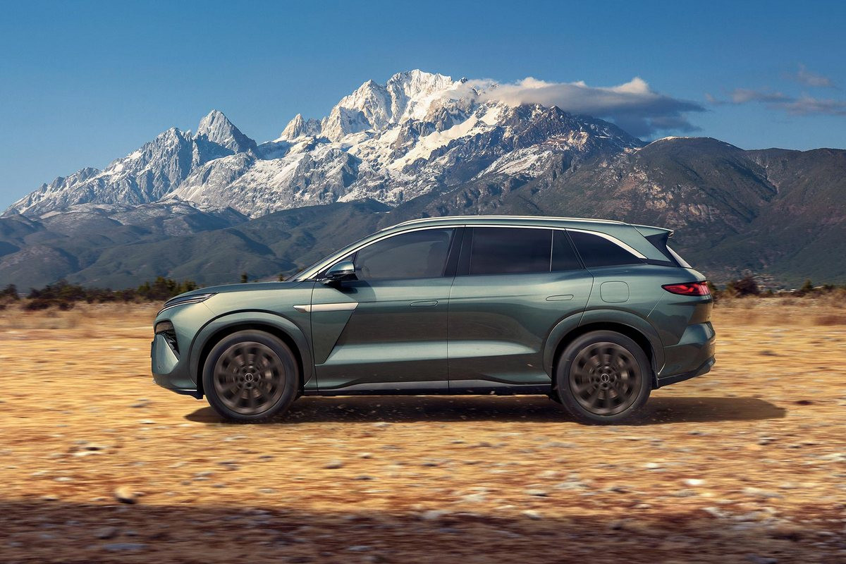 BYD выходит на мировой рынок с новым флагманом Tang L: запас хода — более 1000 км (фото, характеристики)
