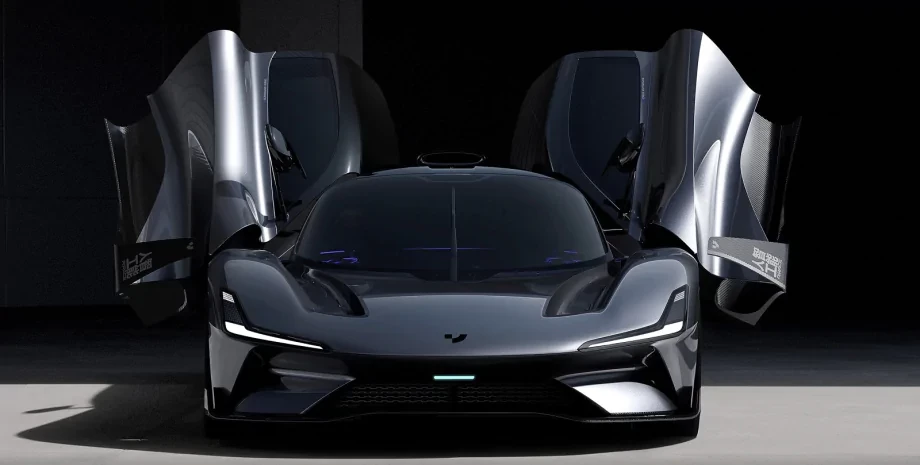 Geely Jiyue Robo X: перший суперкар бренду з розгоном до 100 км/год за 1,9 с