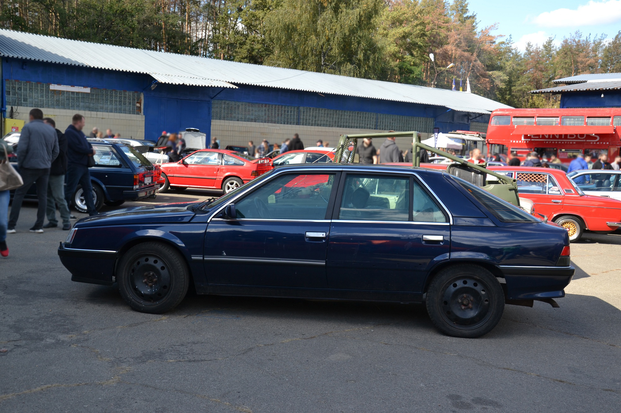 A ZAZ sports car and rare Mercedes: the best retro cars at the Old Car Land 2025 festival in Kyiv