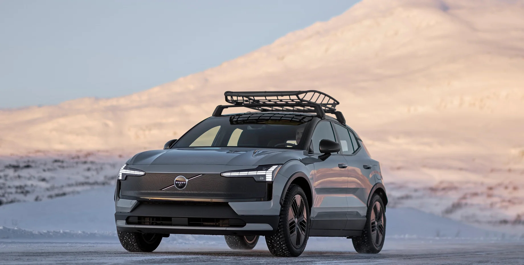 Новый электрокроссовер Volvo EX30 Cross Country выходит на украинский рынок: мощность, проходимость и стиль (фото)