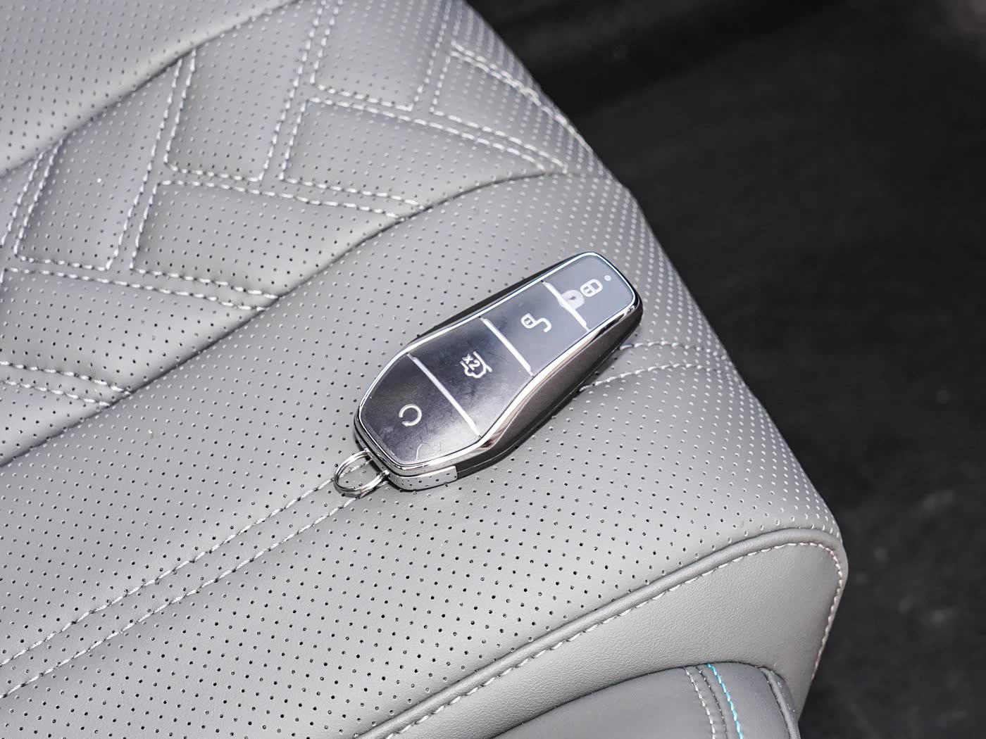 BYD Song L 2025 DM-i Smart Driving 160KM Superior Edition 16.58 BYD Song L 2025 DM-i Smart Driving 160KM Superior Edition 16.58