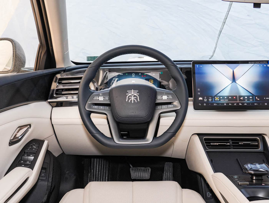 BYD Qin L 2025 DM-i Intelligent Driving BYD Qin L 2025 DM-i Intelligent Driving